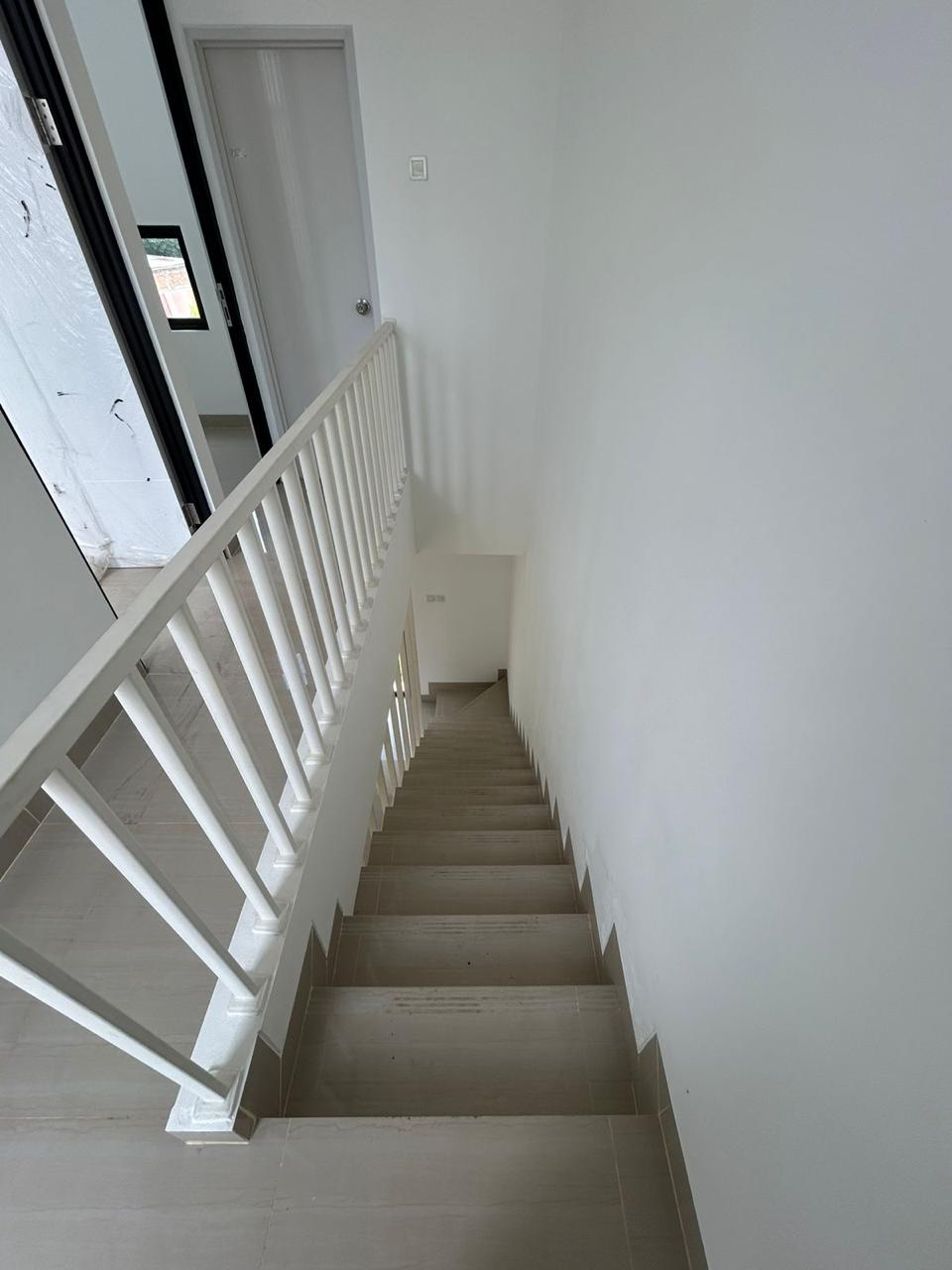 DiJual Rumah di Wimbledon Jababeka Cikarang
